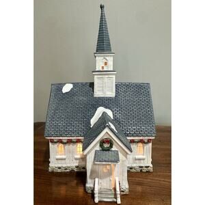Santa’s Workbench Collection 2002 Country Church Lighted Christmas Village